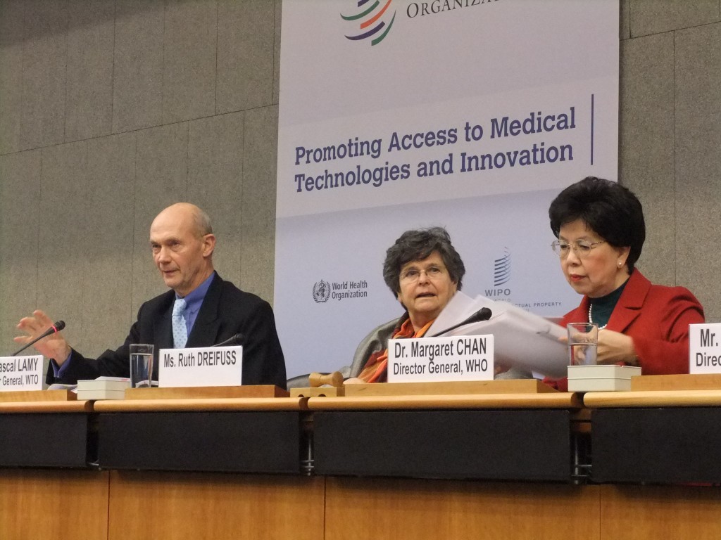 From left to right: WTO Director General Pascal Lamy, former president of the Swiss Confederation Ruth Dreifuss, and WHO Director General Margaret Chan.