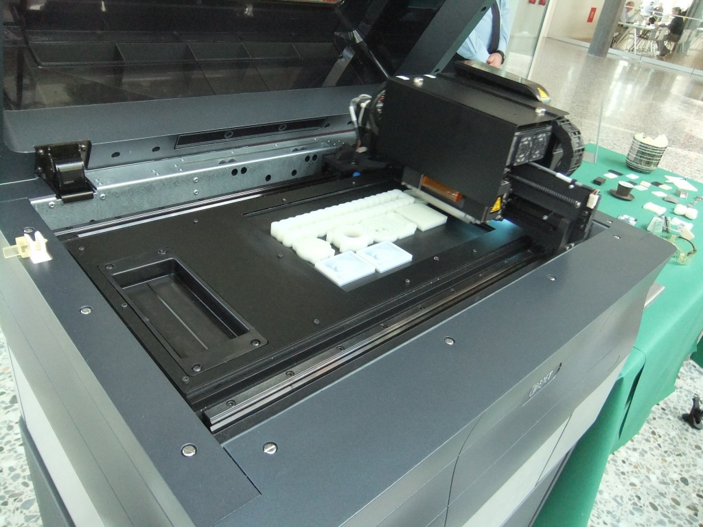 3D printing in action. (Photo Credit: Catherine Saez, IP-Watch)