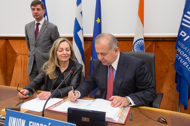 European Union signing the Marrakesh Treaty © WIPO 2014. Photo: Emmanuel Berrod