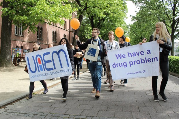 Students demonstrating in Basel © UAEM 