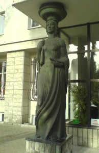Polish_Patent_Office_sculpture