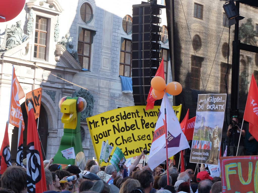 Protest in Munich to Obama: Mr. President, hand your Peace Prize to Chelsa Manning and Edward Snowden