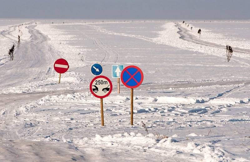Ice road between Estonia's mainland and Hiiumaa island