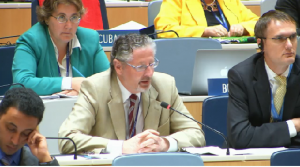 IGC facilitator Ian Goss of Australia